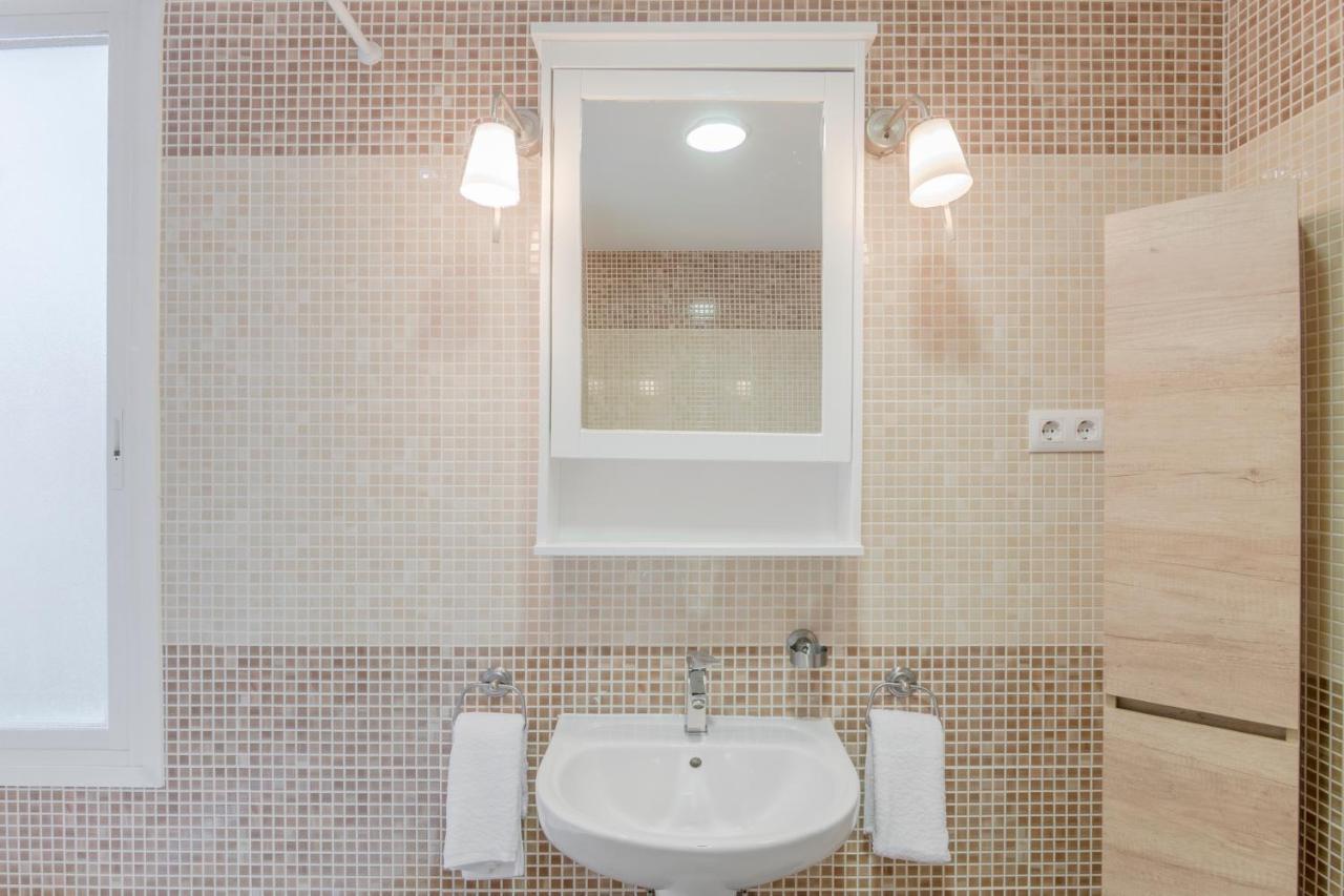 Cross Check Descalzas Reales Apartment Madri Exterior foto