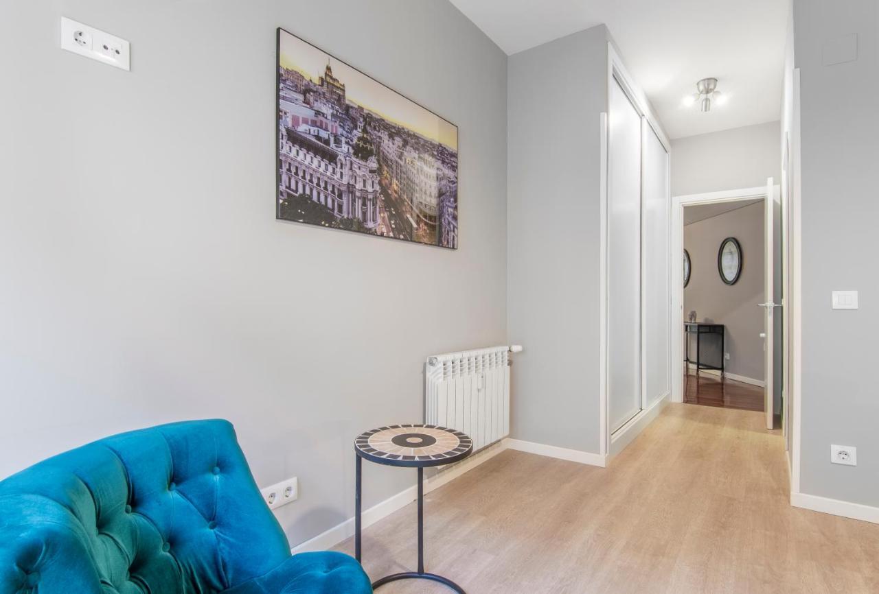 Cross Check Descalzas Reales Apartment Madri Exterior foto