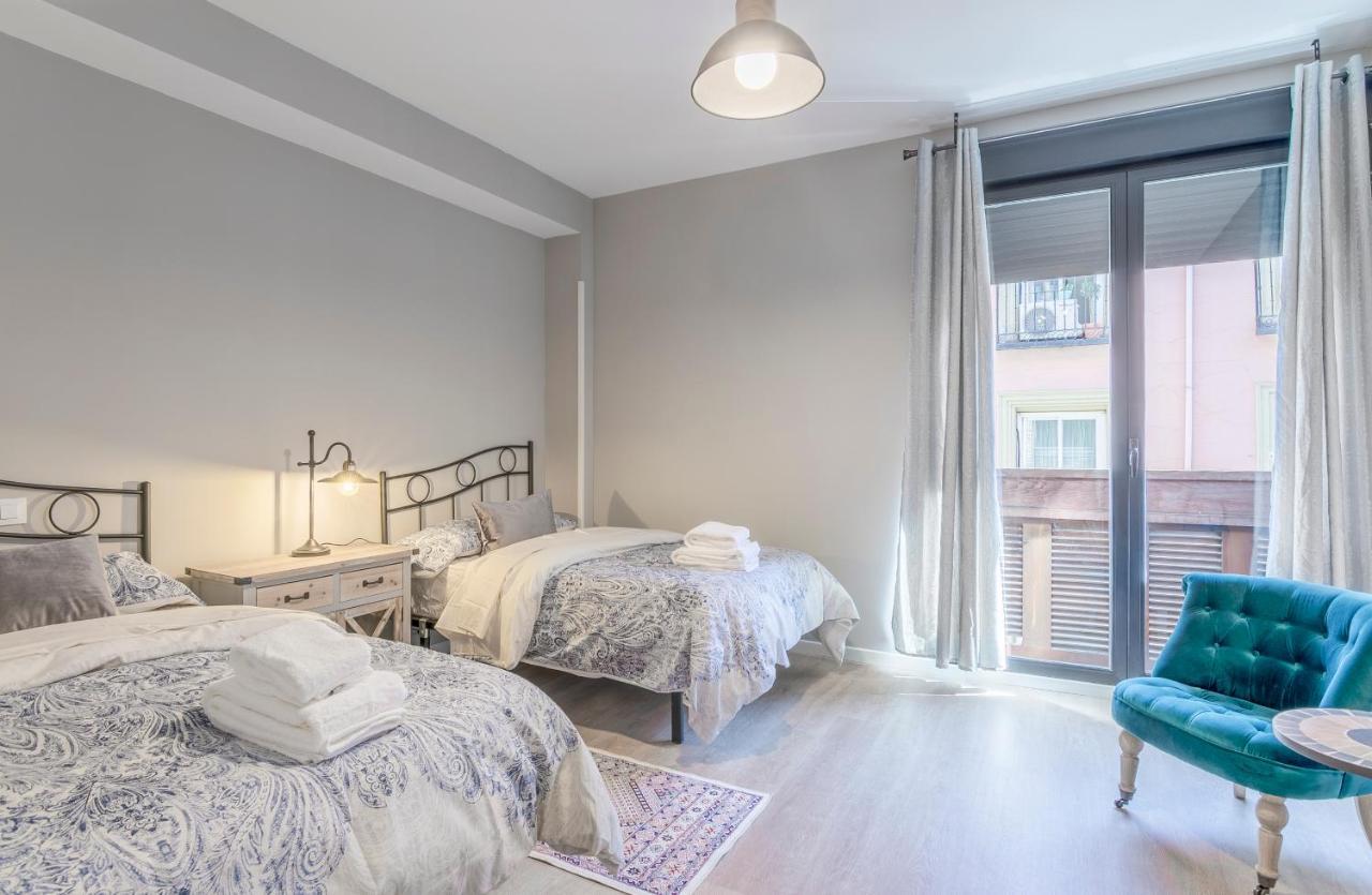 Cross Check Descalzas Reales Apartment Madri Exterior foto